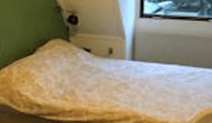 Gemeubileerde privé kamer 14 m² met gedeelde keuken