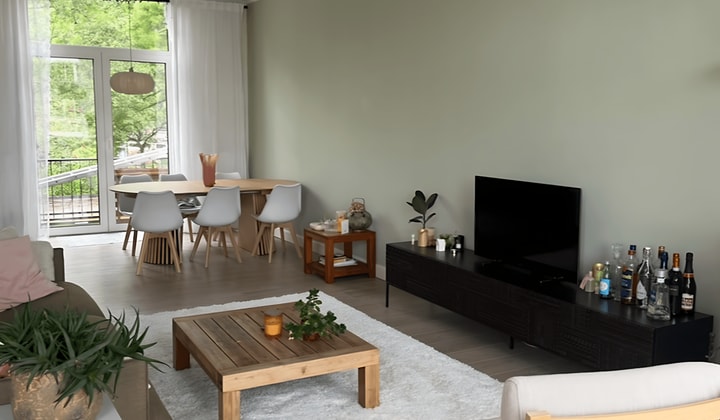Huis | 100m² | €1135,-