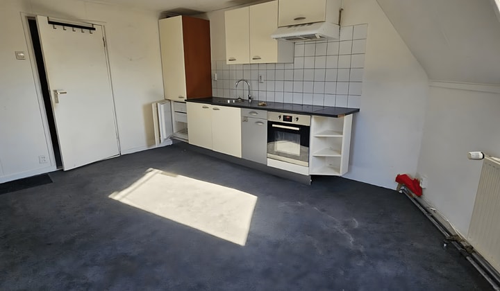 Gestoffeerde studio met eigen keuken en lange huurperiode