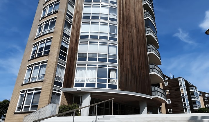 Gemeubileerd appartement met balkon en twee slaapkamers