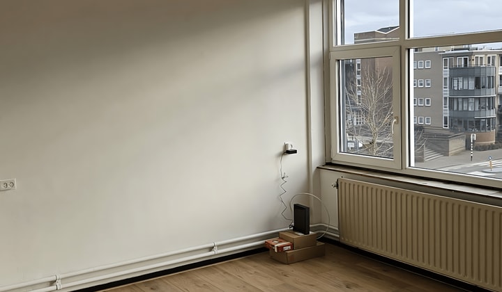 Gestoffeerd appartement met balkon en privévoorzieningen