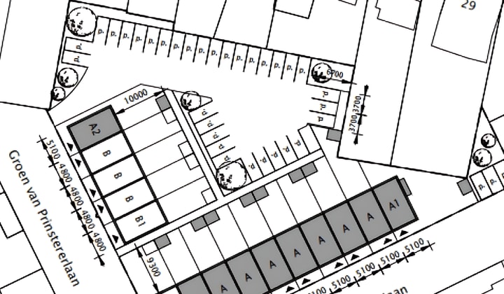 Ruime tussenwoning met tuin en parkeerplaatsen