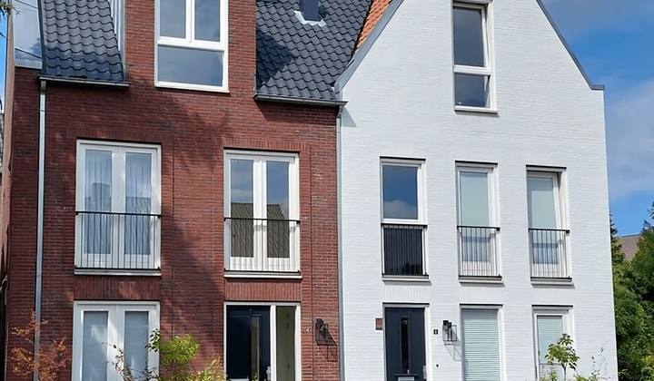 Ruime eengezinswoning met tuin, gestoffeerd en langdurig beschikbaar
