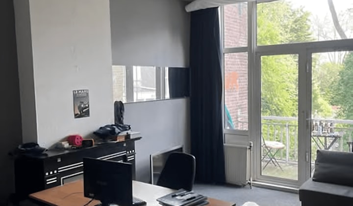Studentenkamer met balkon en tuin