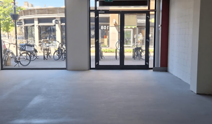 Anti-kraak | 300m² | €300,-