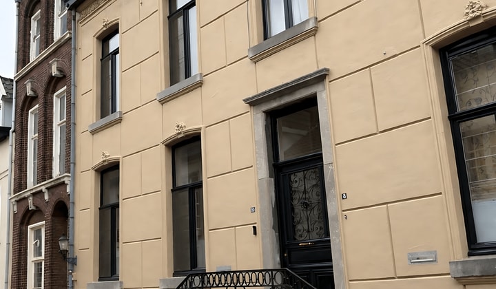 Gemeubileerd historisch herenhuis met tuin en aparte studio