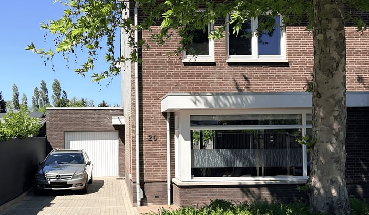 Huis | 146m² | €1525,-