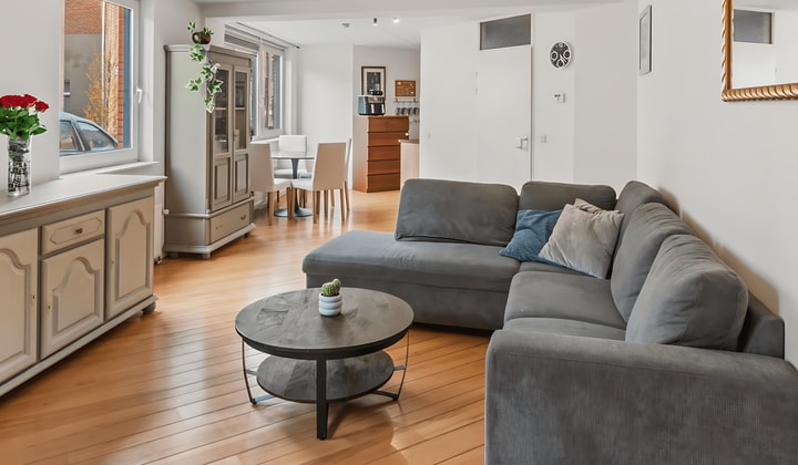 Gemeubileerd appartement met balkon en wasmachine