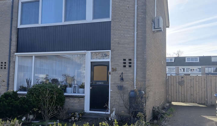 Gemeubileerde tussenwoning met tuin en inloopdouche