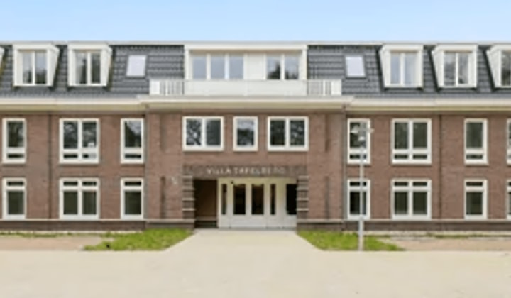 Kamer | 75m² | €1748,-
