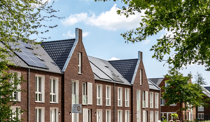Eengezinswoning met tuin en parkeergelegenheid