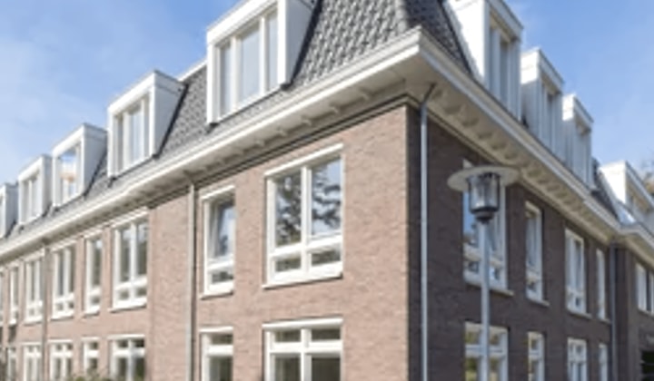 Kamer | 70m² | €1657,-
