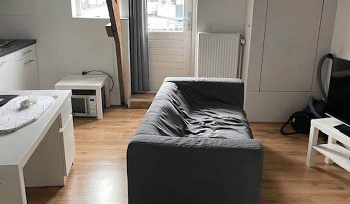 Gemeubileerd appartement met wasmachine en parkeerplek