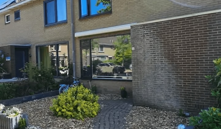 Kamer | m² | €2200,-