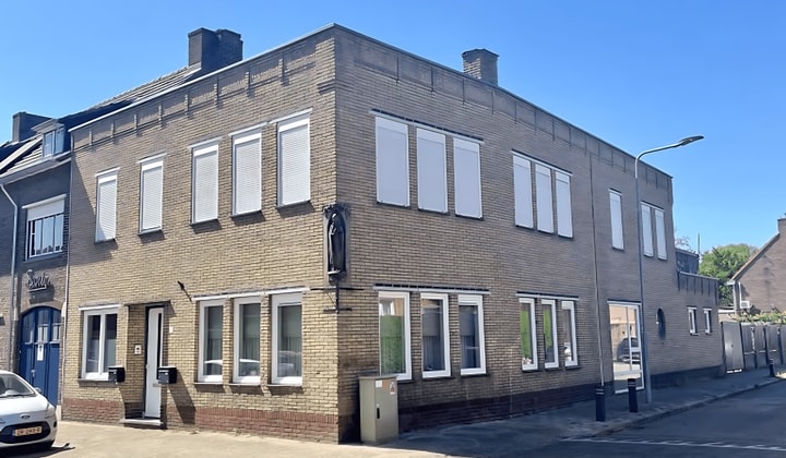 Huis | m² | €1295,-