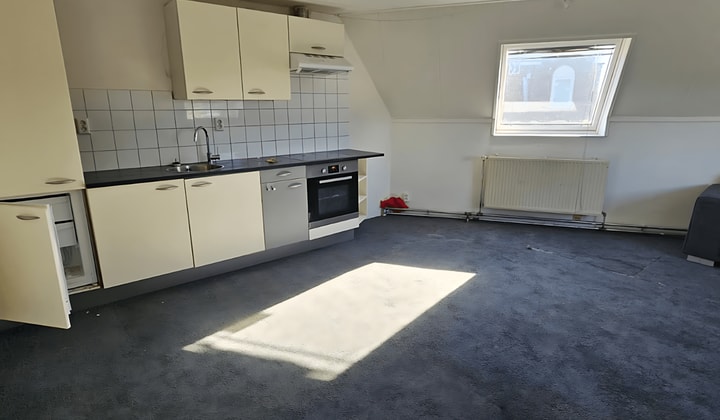 Studio gestoffeerd met eigen keuken en 1 slaapkamer