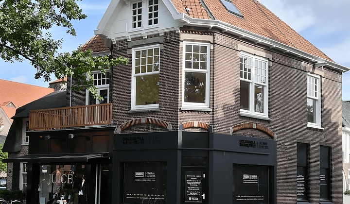 Gestoffeerd appartement met balkon en mooi uitzicht
