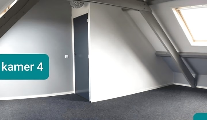 Gestoffeerde kamer met privé woonkamer en gedeelde voorzieningen