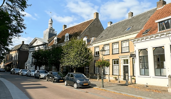 Appartement met 1 slaapkamer en gestoffeerd interieur