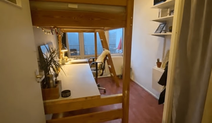 Kleine kamer met gedeelde woonruimte en prijs inclusief