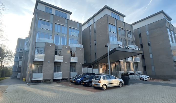 Kamer | 28m² | €700,-