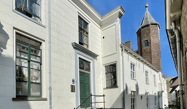 Kamer met gedeelde voorzieningen en wasmachine