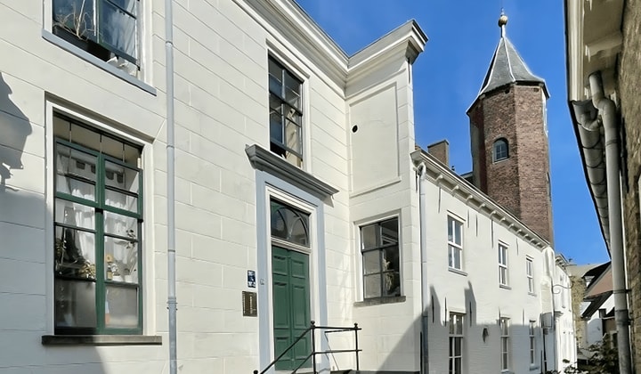 Ongemeubileerde kamer 16 m² met gedeelde voorzieningen