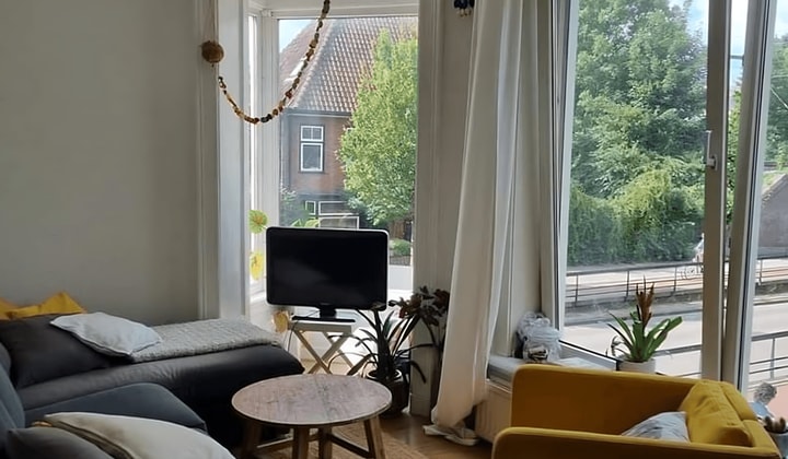 Gemeubileerde studio zonder huisdieren, alleen werkende vrouwen