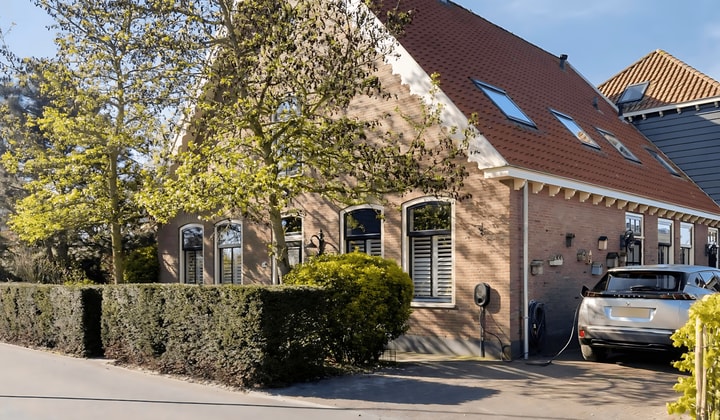 Huis | 289m² | €3250,-