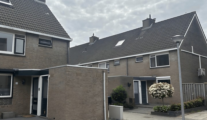 Huis | 122m² | €2130,-