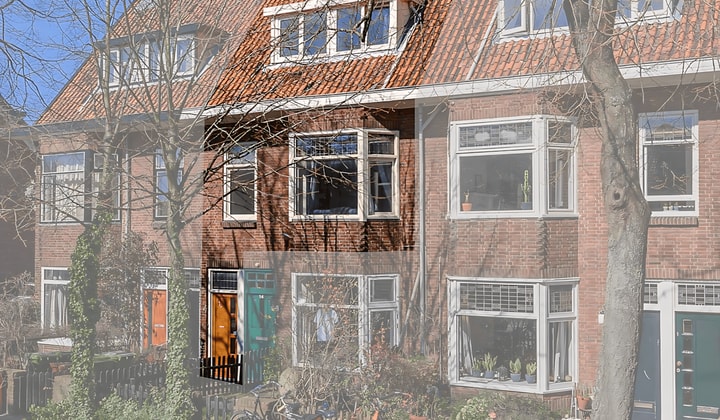 Gestoffeerde kamer met apart slaapgedeelte