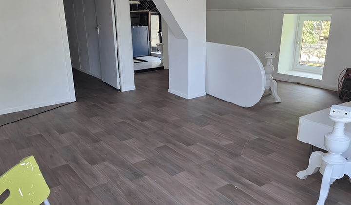 Gemeubileerd appartement met tuin en 2 slaapkamers