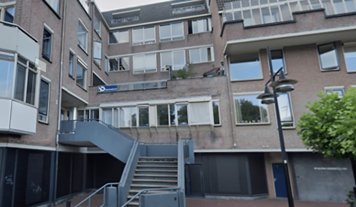 Appartement met 2 slaapkamers en balkon