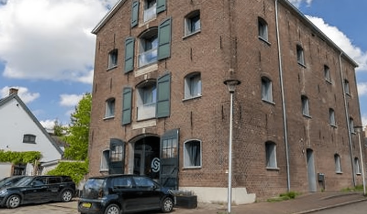 Huis | m² | €1350,-