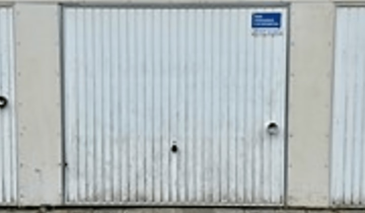 Garagebox met opslagruimte