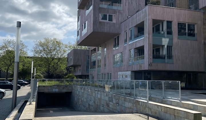 Parkeerplaats in beveiligde parkeerkelder