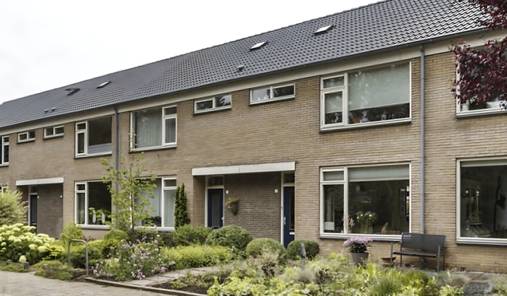 Kamer | 131m² | €1230,-