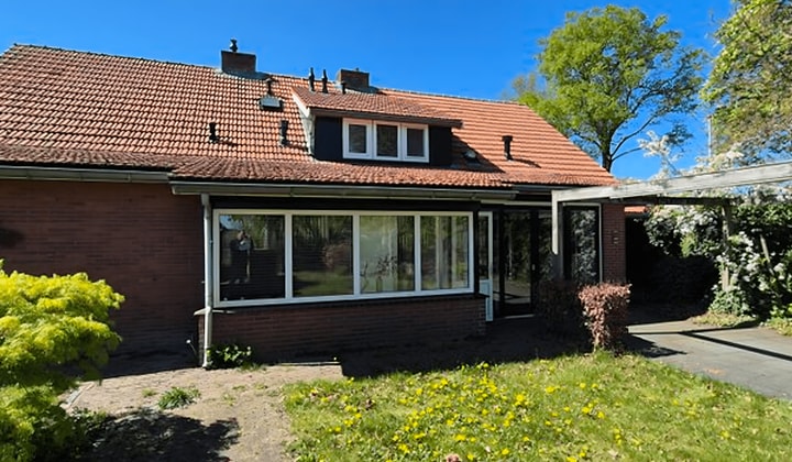 Huis | 240m² | €238,-