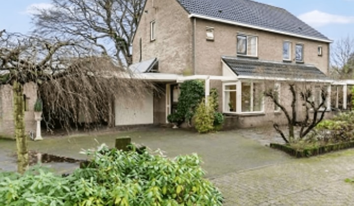Huis | 1850m² | €1850,-