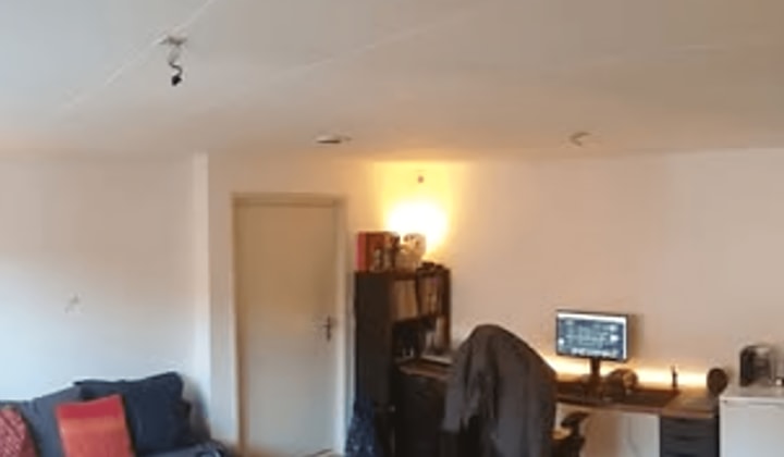 Kamer met eigen wasbak in gedeeld huis, inclusief internet