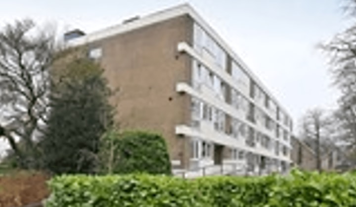 Gemeubileerd appartement met balkon en moderne badkamer