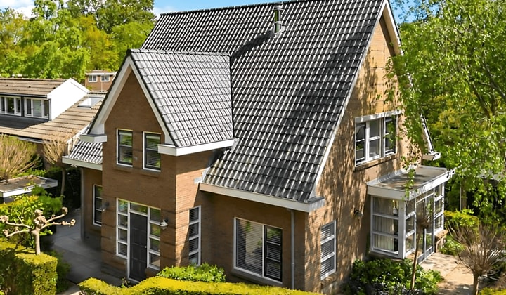 Huis | 239m² | €4500,-