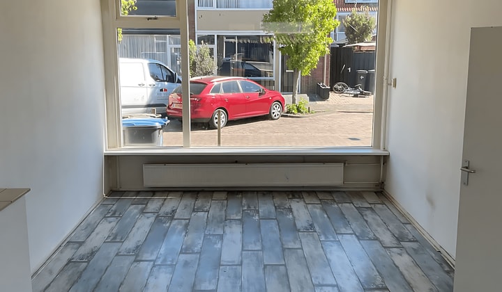 Huis | 100m² | €8888,-