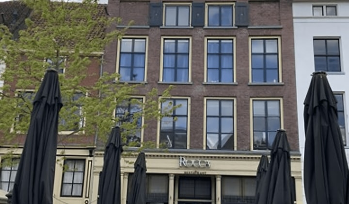 Appartement met balkon en parkeergelegenheid in het centrum