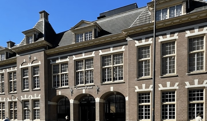 Gestoffeerd appartement met balkon en gemeubileerd