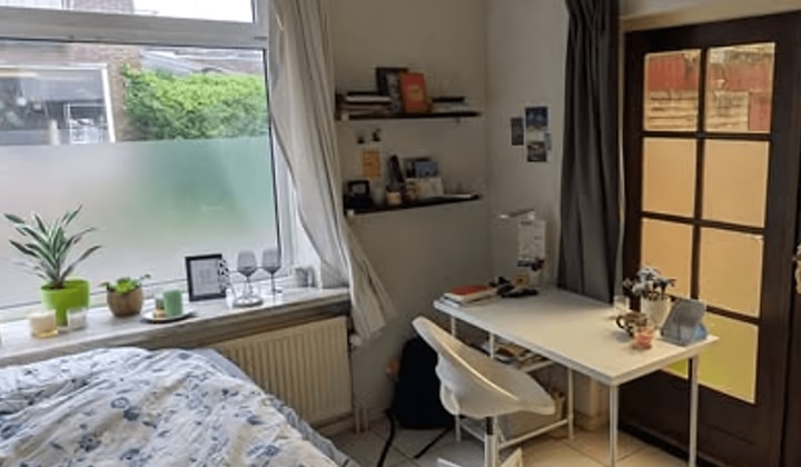 Kamer met gedeelde tuin en meubilair, tijdelijke huur