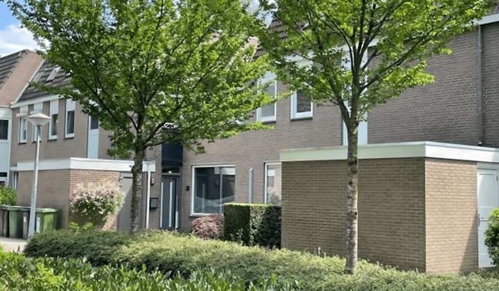 Huis | m² | €2300,-
