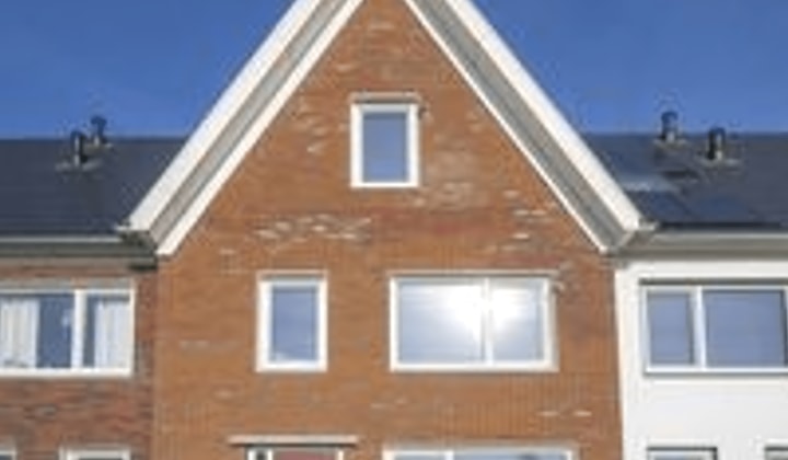 Tussenwoning met tuin en gemeubileerd