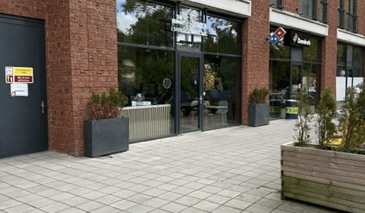 Bedrijfsruimte · 126 m² · €2200,-