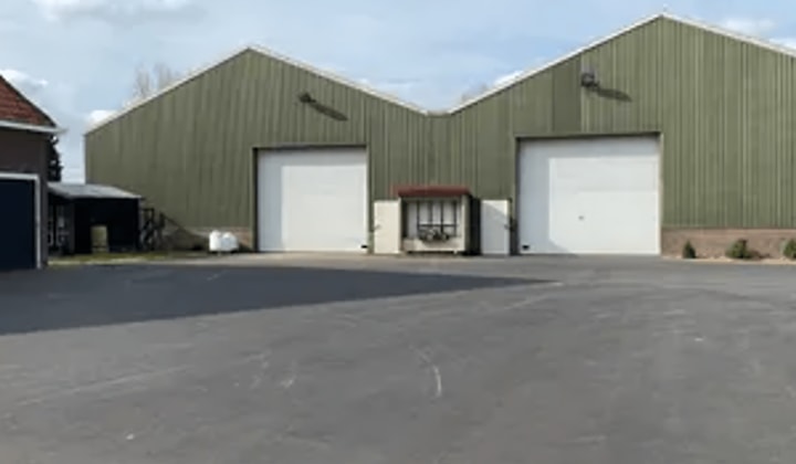 Bedrijfsruimte 450m² met parkeergelegenheid